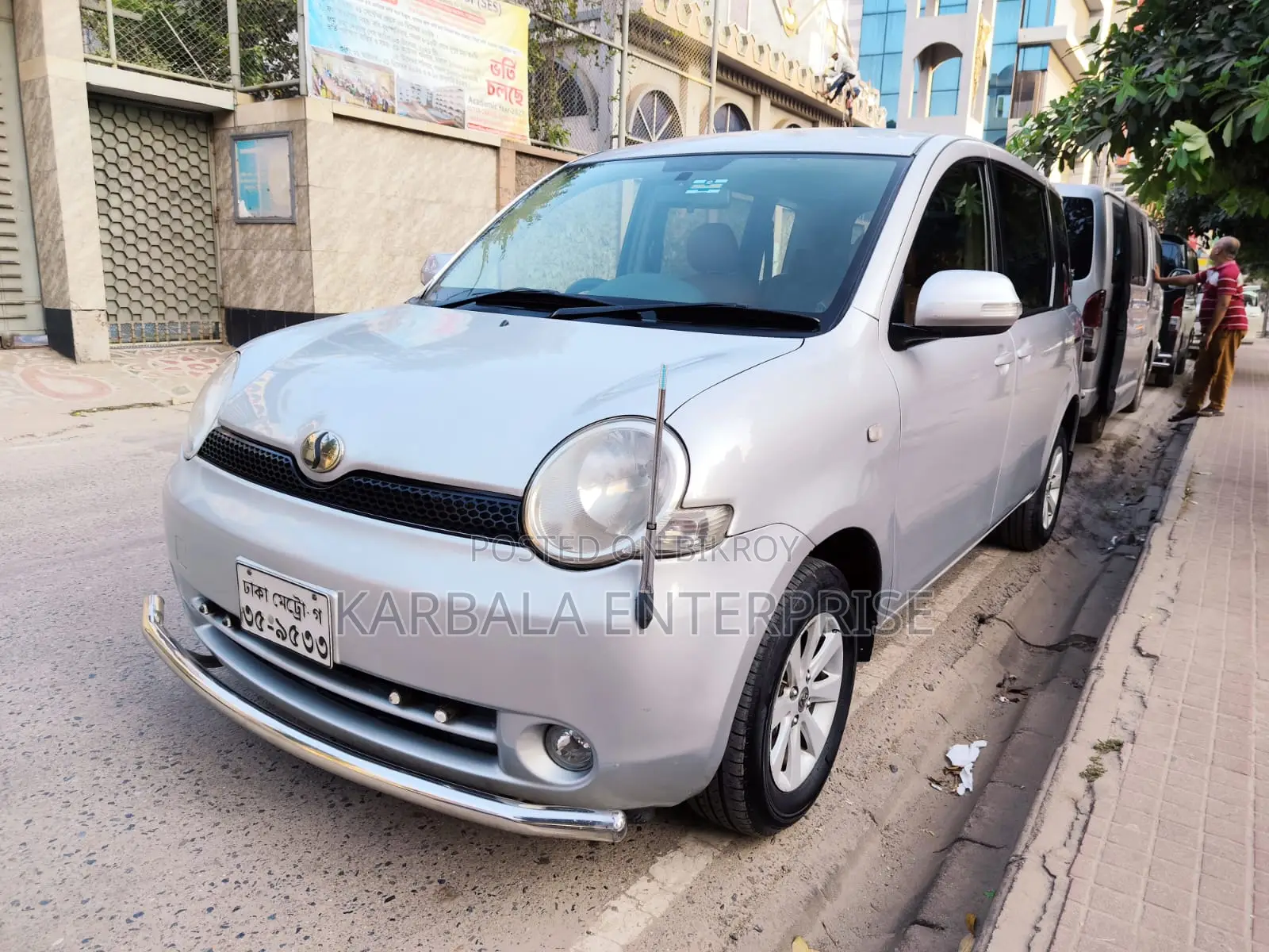Toyota Sienta 1.5 FWD 2008 Silver