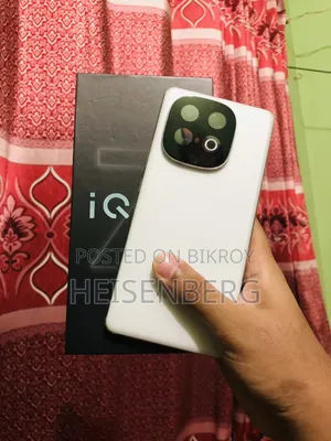 নতুন আইকিউওও জেড১০ ২৫৬ জিবি হোয়াইট