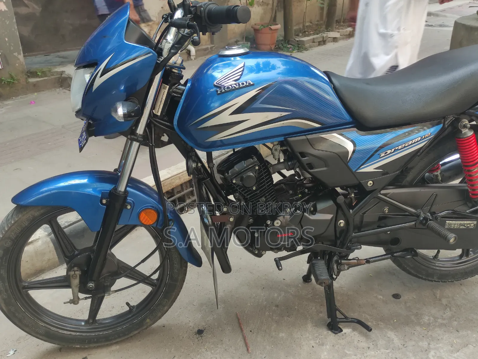 হোন্ডা ড্রিম নিও ২০২৪ নীল