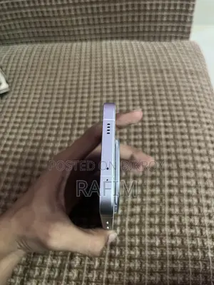 আইকিউওও ১৫ ২৫৬ জিবি সাদা
