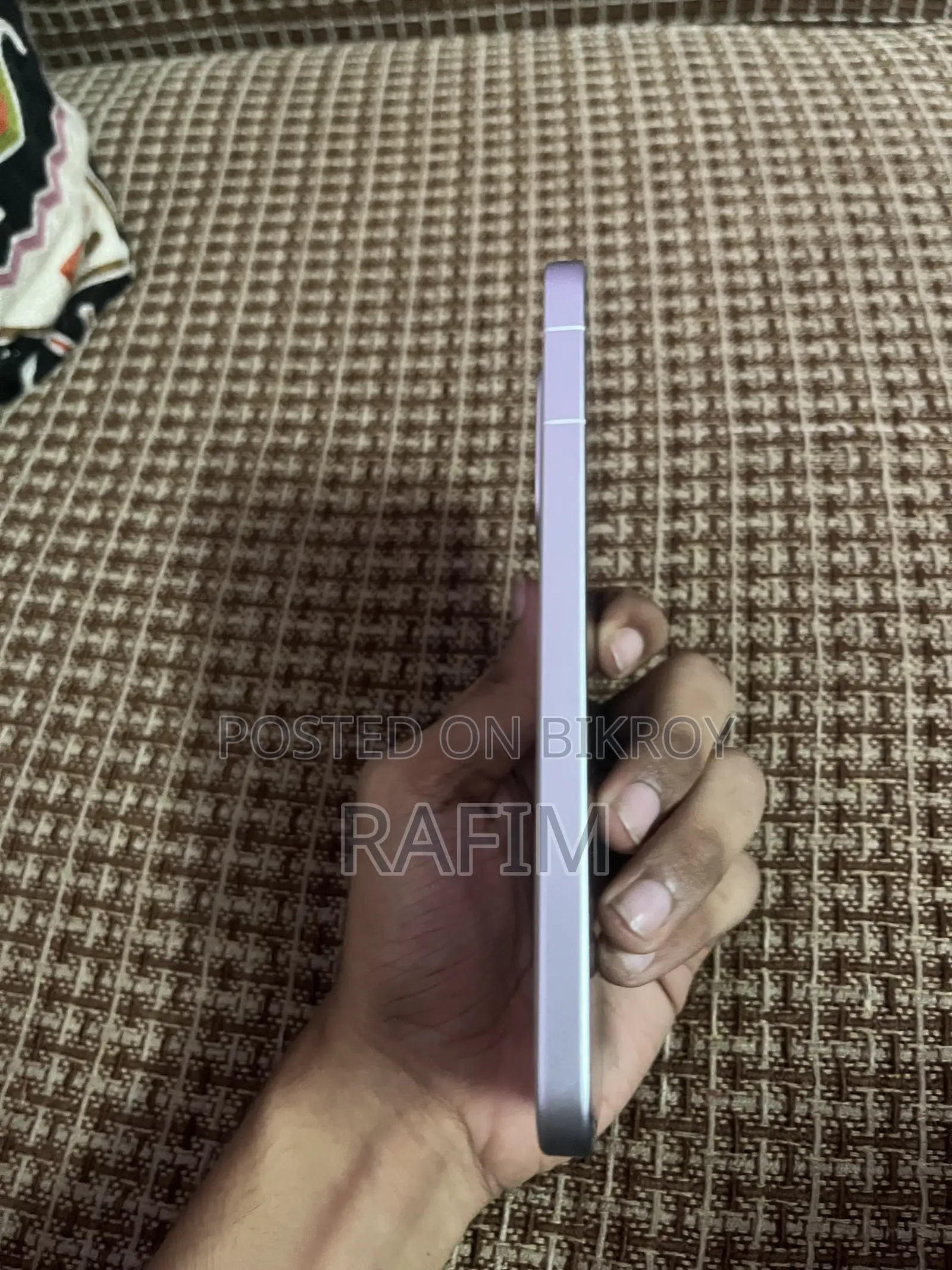 আইকিউওও ১৫ ২৫৬ জিবি সাদা