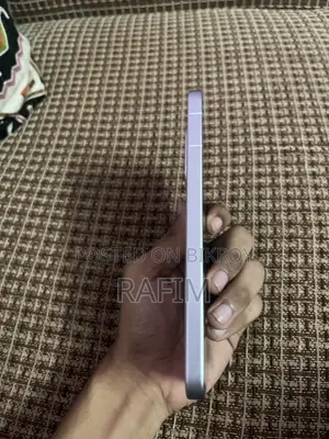 আইকিউওও ১৫ ২৫৬ জিবি সাদা