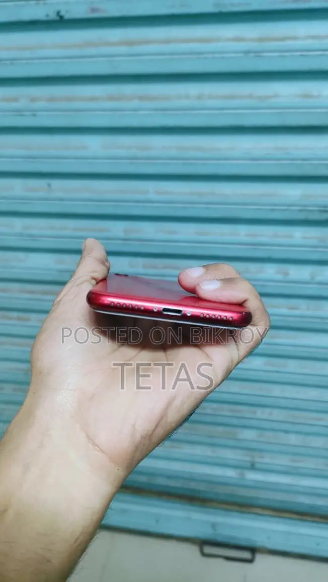 অ্যাপল আইফোন এসি (২০২০) ২৫৬ জিবি রেড