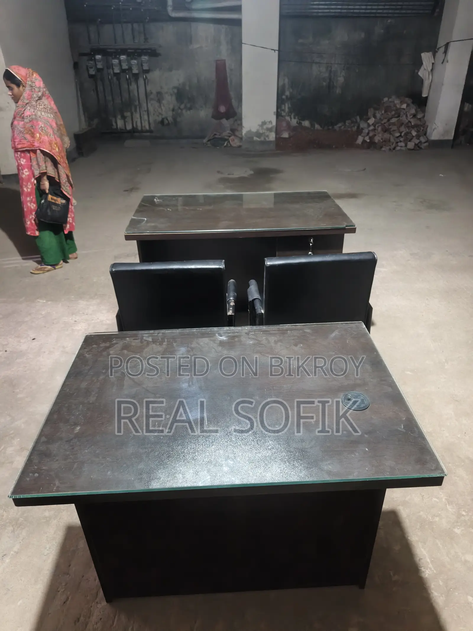 অফিস সেটআপ টেবিল চেয়ার