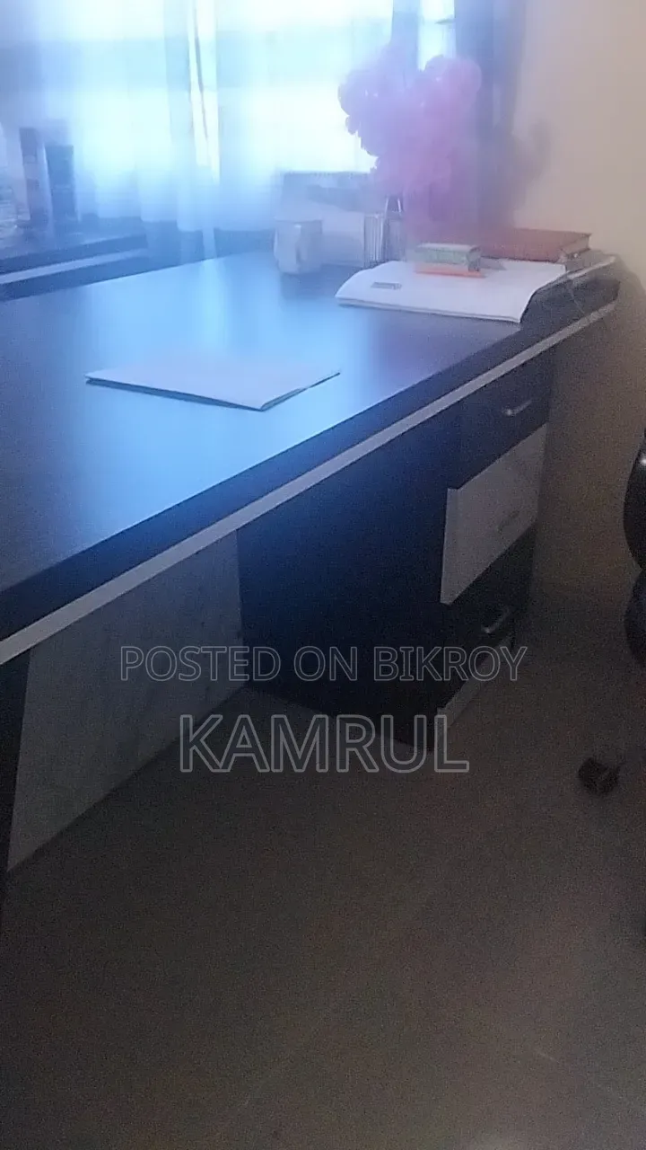 Table & Chair