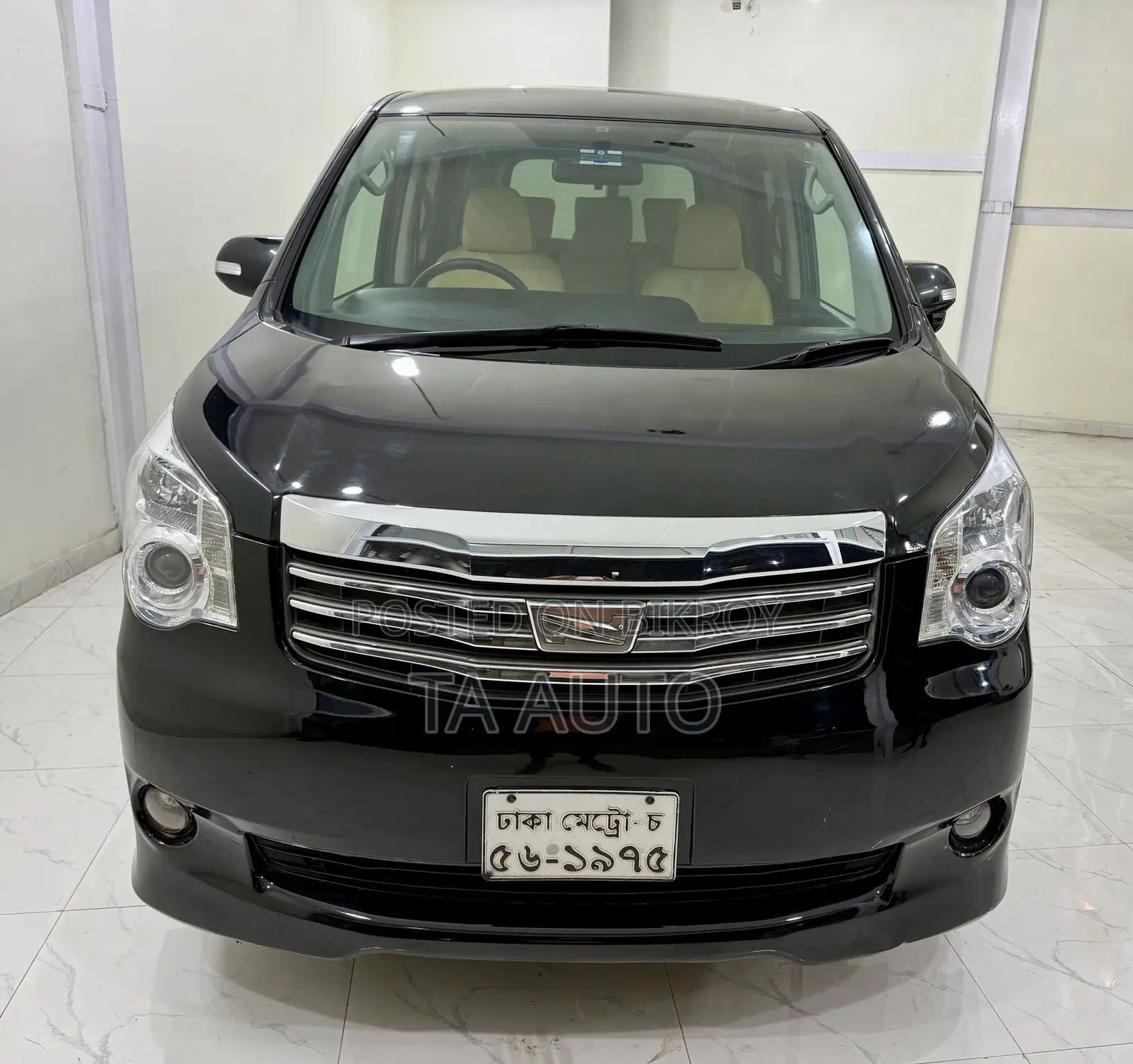 Toyota Noah 2011 Black