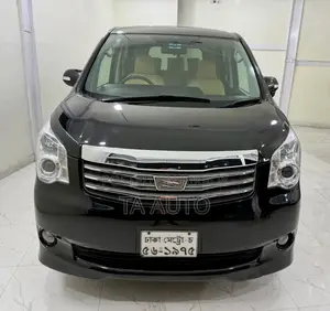 টয়োটা নোয়া ২০১১ কালো