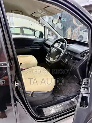 Toyota Noah 2011 Black