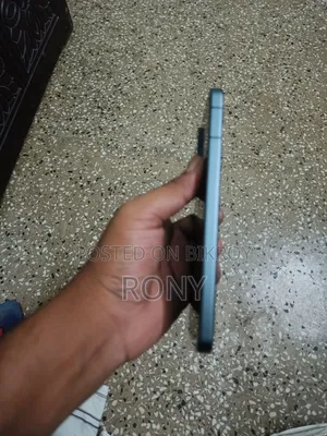 আইকিউওও ১১ ২৫৬ জিবি ব্ল্যাক