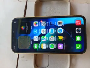 অ্যাপল আইফোন ১১ ৬৪ জিবি হলুদ