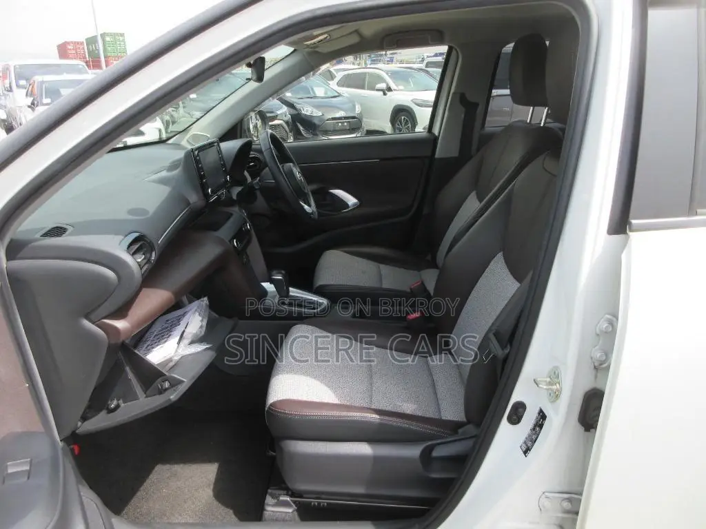 Toyota Yaris Cross 1.5 Hybrid FWD 2021 Pearl