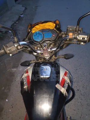 বাজাজ ডিসকভার ১১০ ২০২৪ কালো