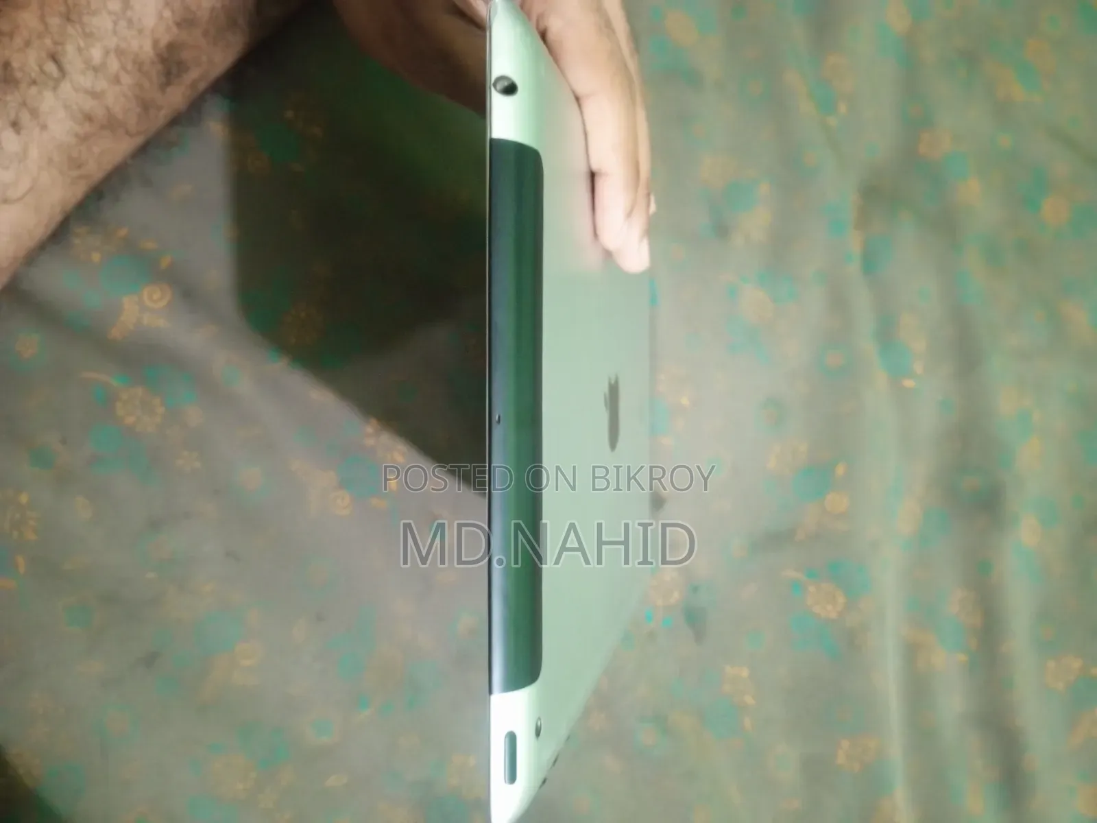 অ্যাপল আইপ্যাড ওয়াই-ফাই ১৬ জিবি হোয়াইট