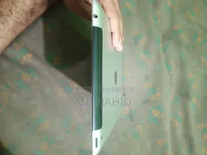 অ্যাপল আইপ্যাড ওয়াই-ফাই ১৬ জিবি হোয়াইট