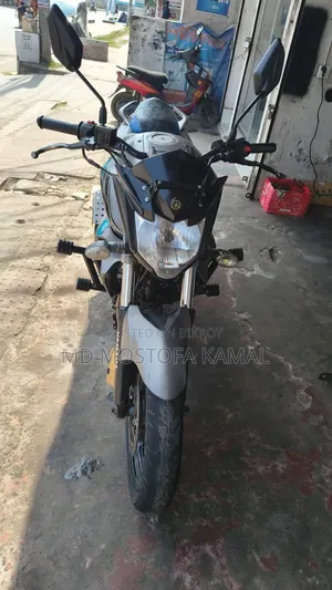 ইয়ামাহা এফজেডএস ভি২ ২০১৭ ব্ল্যাক