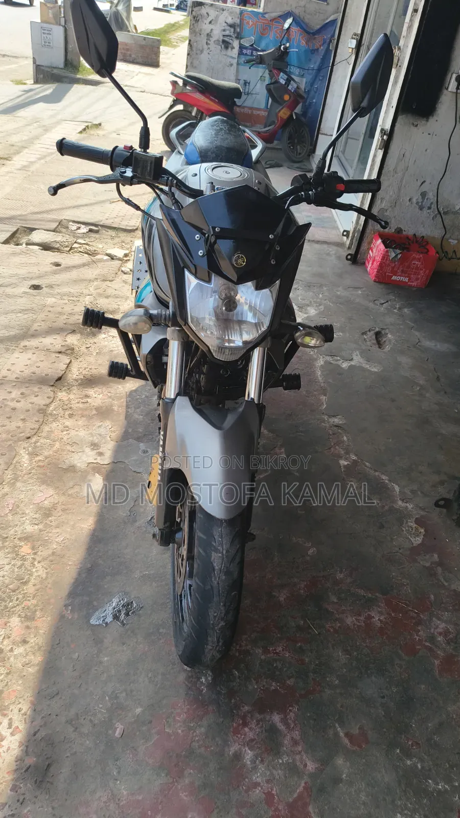 ইয়ামাহা এফজেডএস ভি২ ২০১৭ ব্ল্যাক