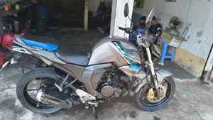 ইয়ামাহা এফজেডএস ভি২ ২০১৭ ব্ল্যাক
