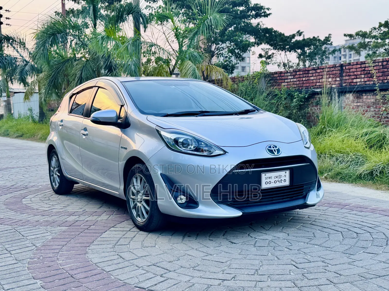 Toyota Aqua 2018 Silver