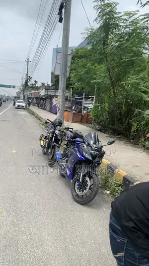 ইয়ামাহা আর১৫ ভি৩ ২০২২ নীল