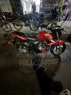 কিওয়ে আরকেএস ১৫০ সিবিএস এডিশন ২০১৮ লাল