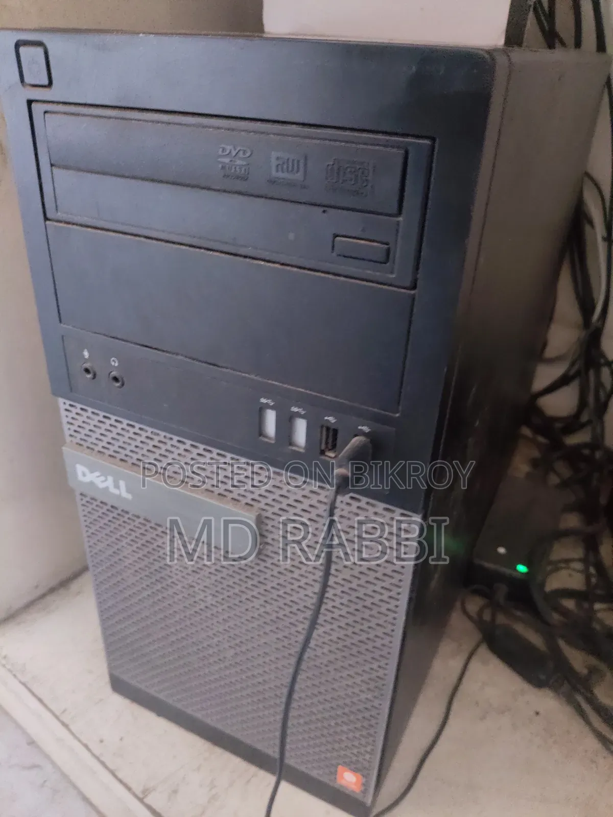 Computer Full Dress