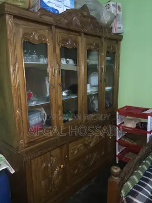 শোককেস বিক্রির জন্য