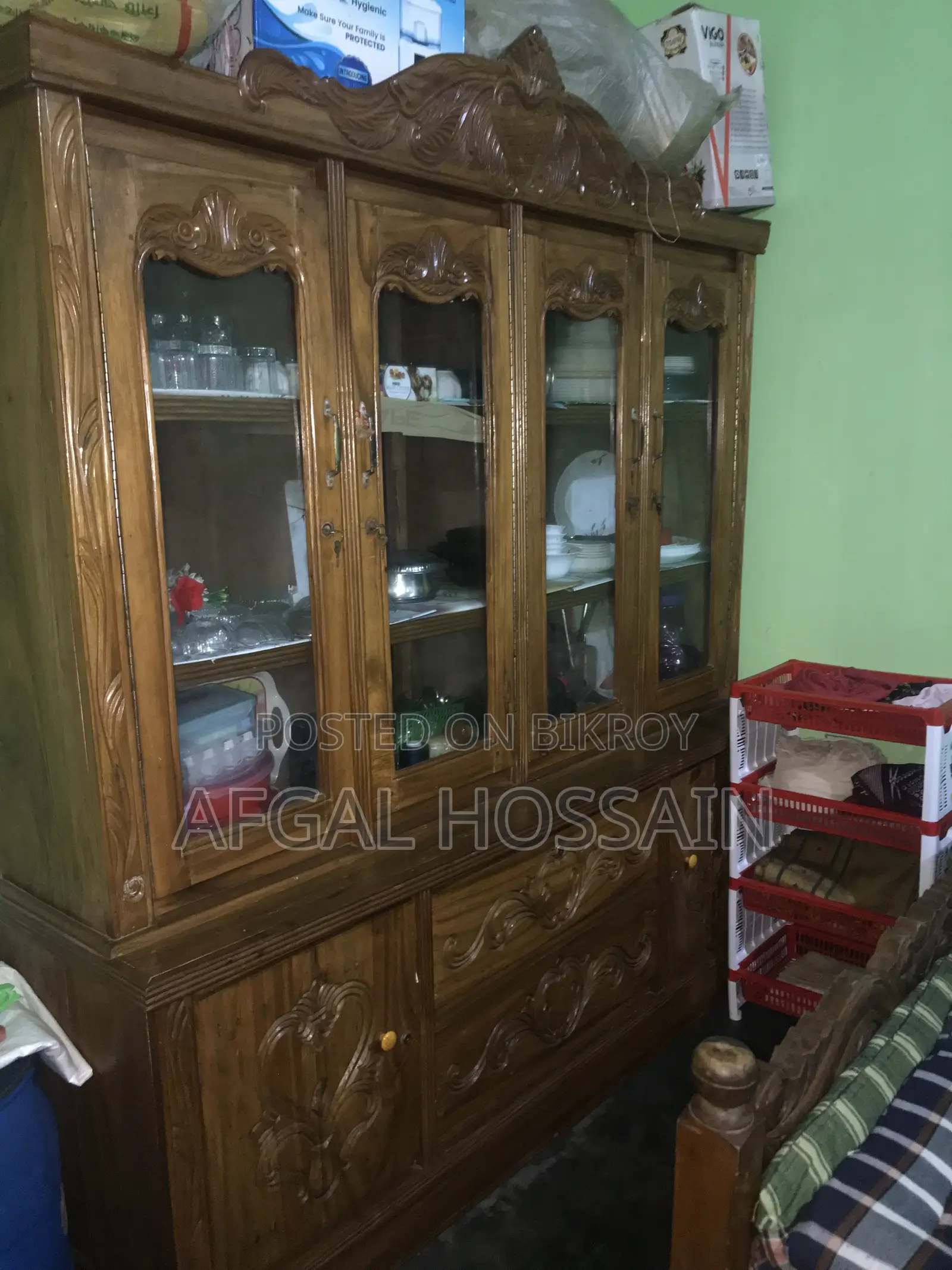 শোককেস বিক্রির জন্য