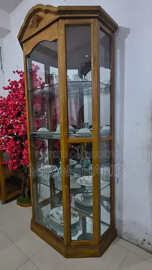 সেগুন কাঠের তৈরী কর্নার শোকেজ