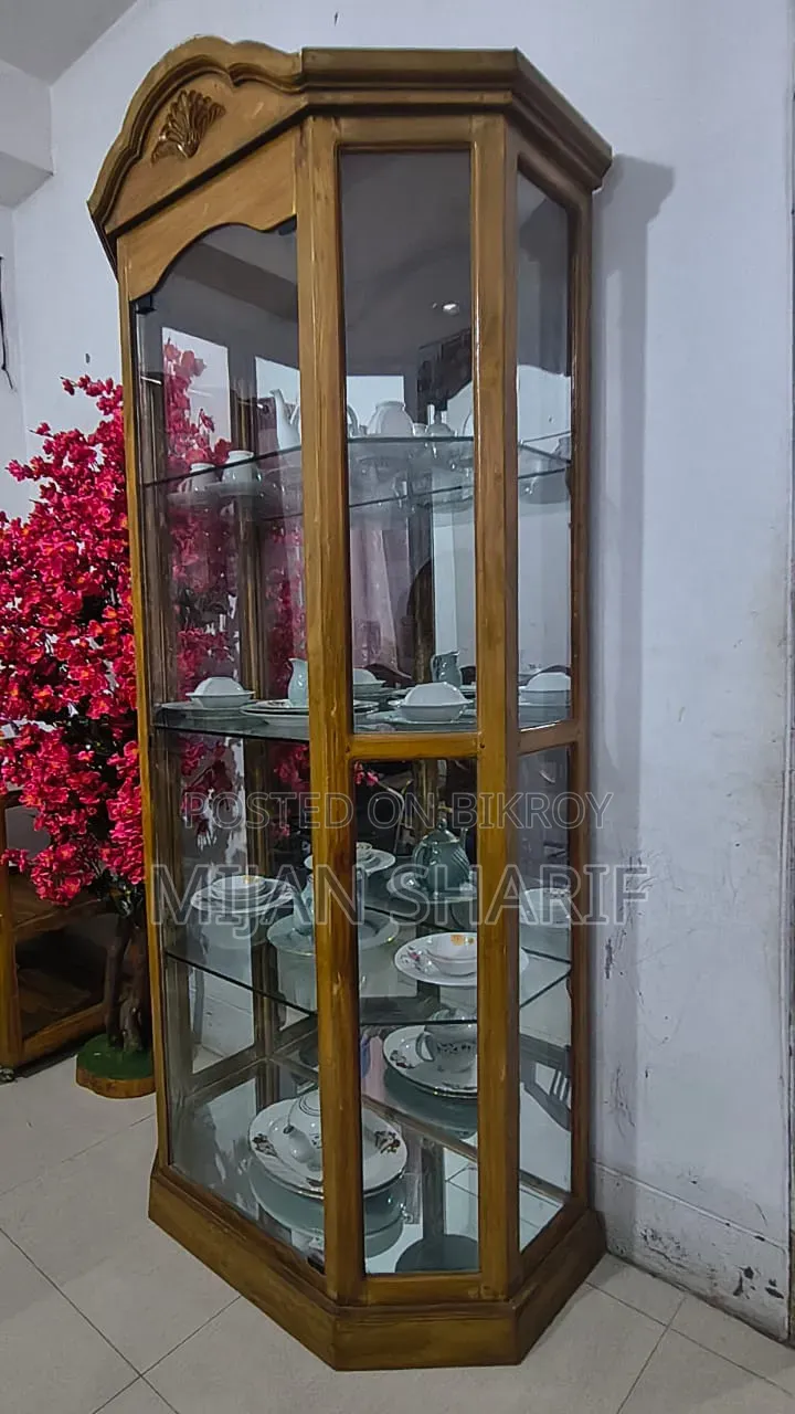 সেগুন কাঠের তৈরী কর্নার শোকেজ