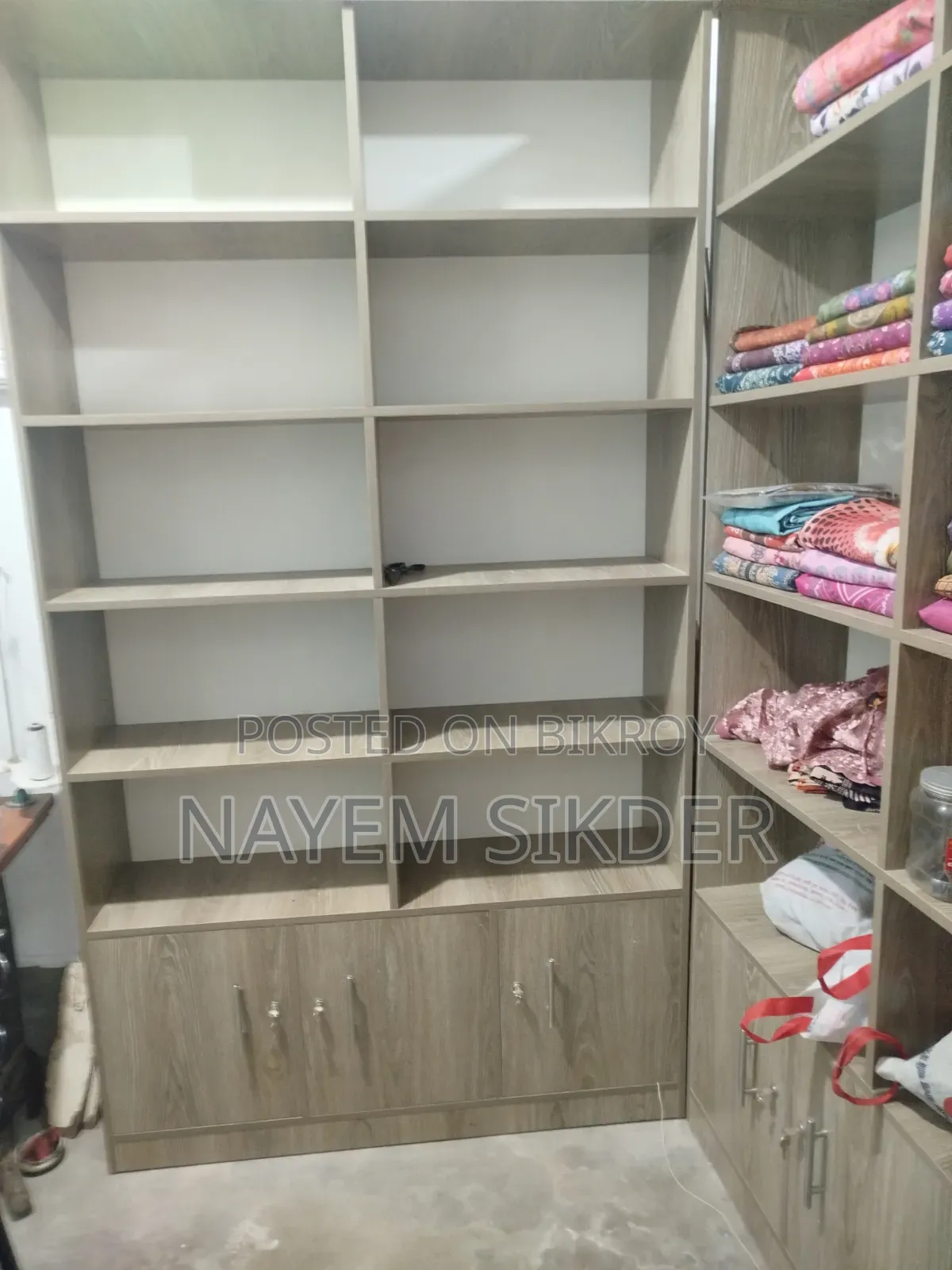 দোকানে রেক বিক্রি করা হবে। সাইজ :৭×৪×১