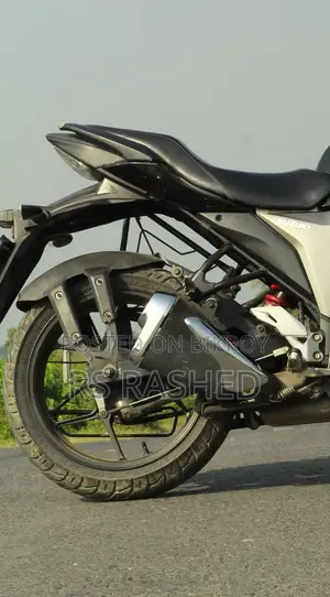 সুজুকি জিক্সার ২০২০ ব্ল্যাক