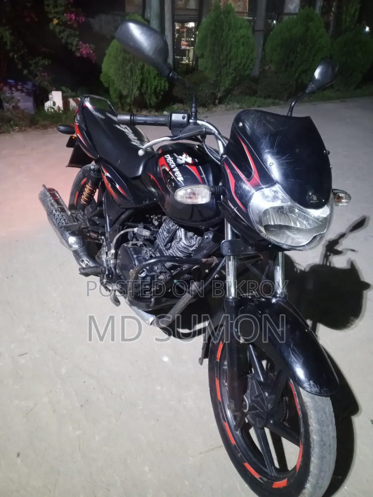 বাজাজ ডিসকভার ১৩৫ ২০১৪ কালো