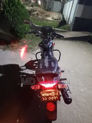 বাজাজ ডিসকভার ১৩৫ ২০১৪ কালো