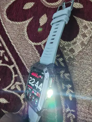 Smart Watch for Sale – Like New With Box & Charger
