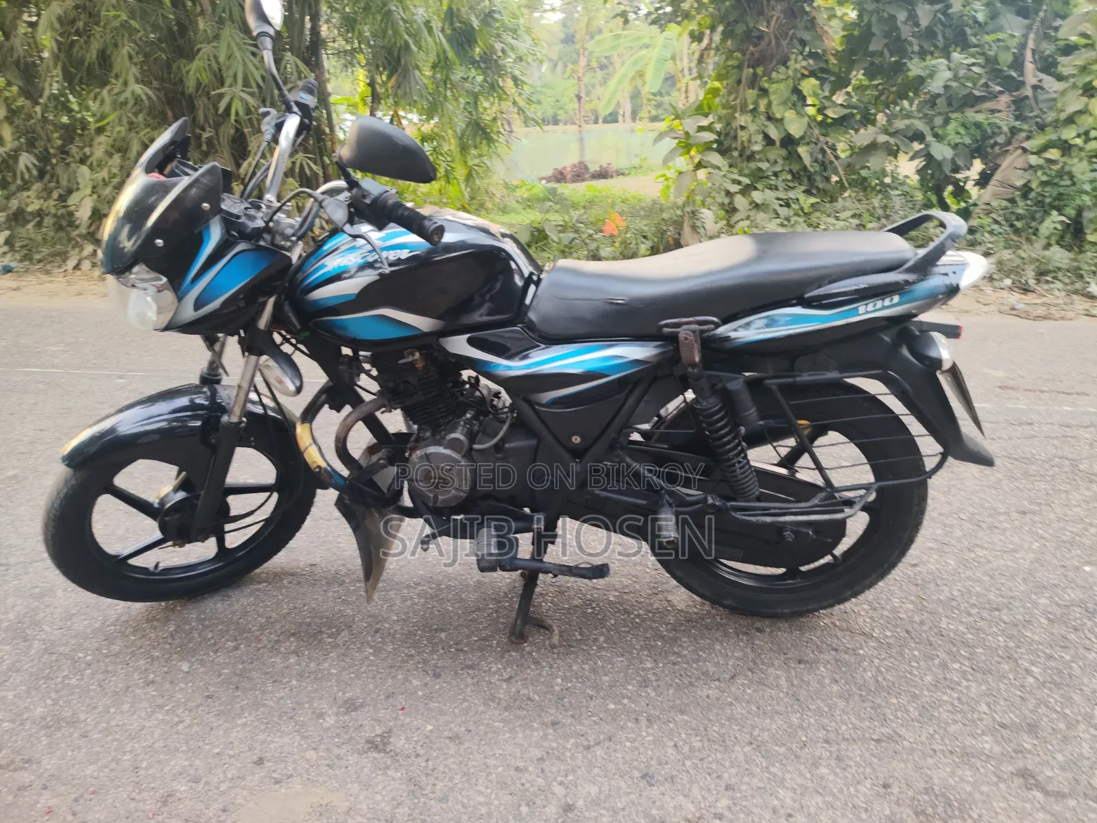 বাজাজ ডিসকাভার ১০০ ২০১২ কালো