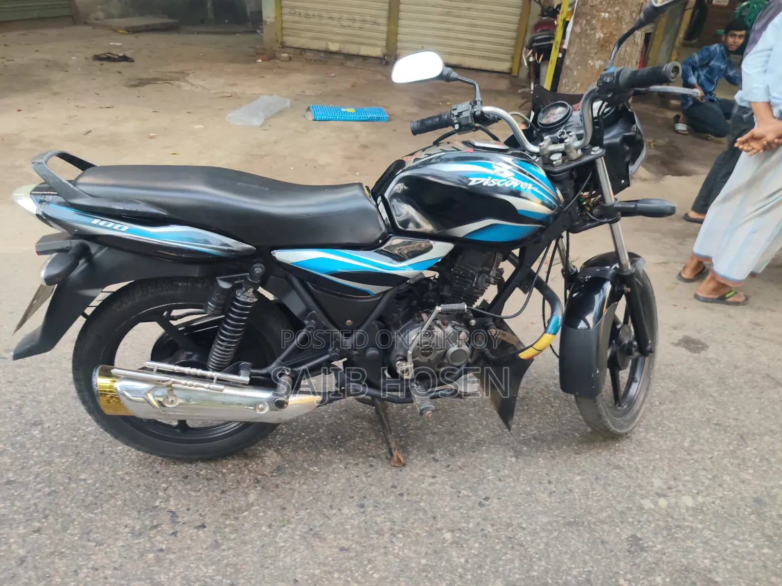 বাজাজ ডিসকাভার ১০০ ২০১২ কালো