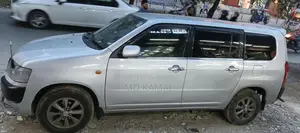 টয়োটা প্রবক্স ২০১০ সিলভার