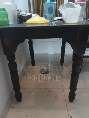 এন্টিক ডাইনিং টেবিল