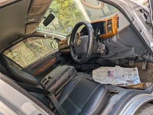 Toyota HiAce 2012 Silver