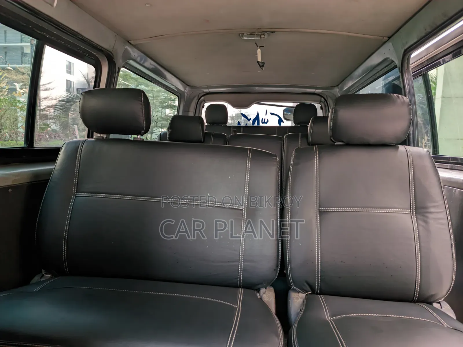 Toyota HiAce 2012 Silver