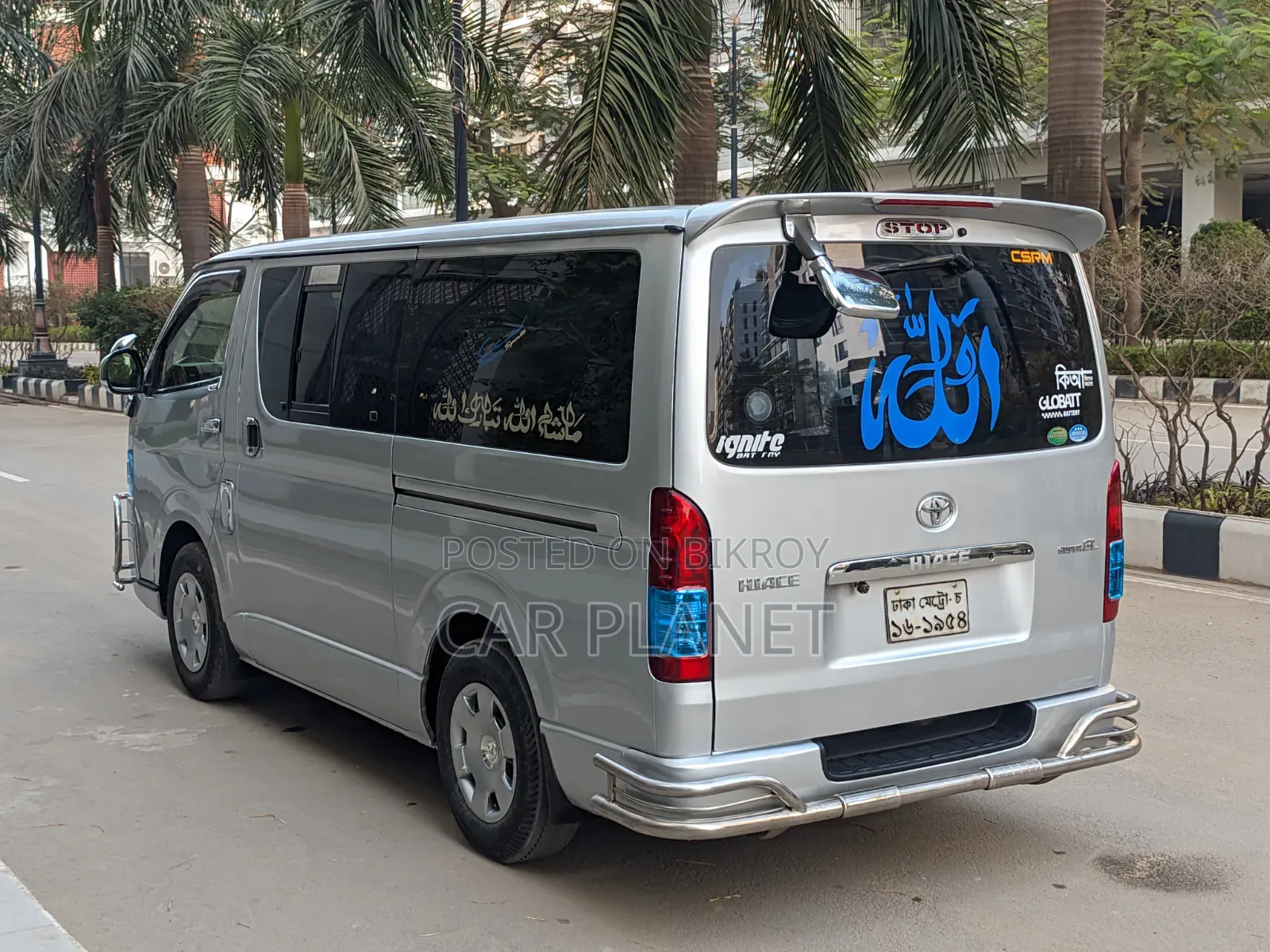 Toyota HiAce 2012 Silver