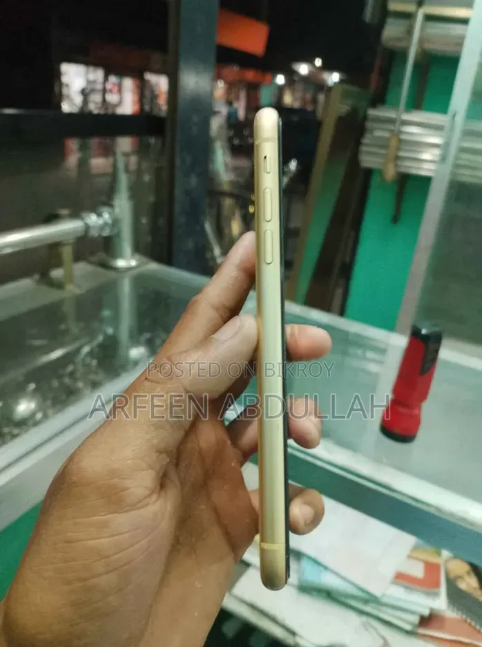অ্যাপল আইফোন এক্সআর ১২৮ জিবি ইয়েলো