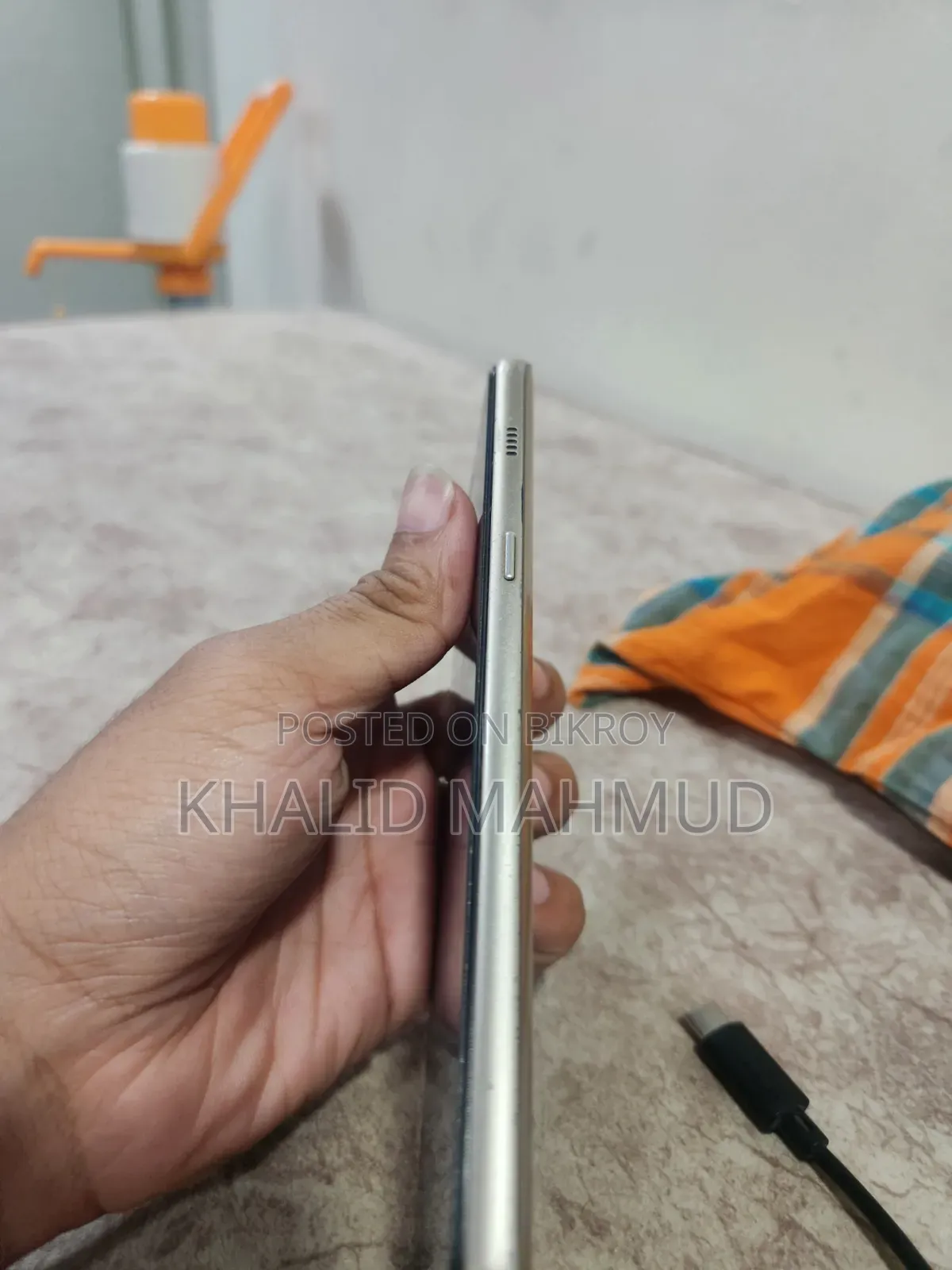 স্যামসাং গ্যালাক্সি এ৮ প্লাস ৬৪ জিবি গোল্ড