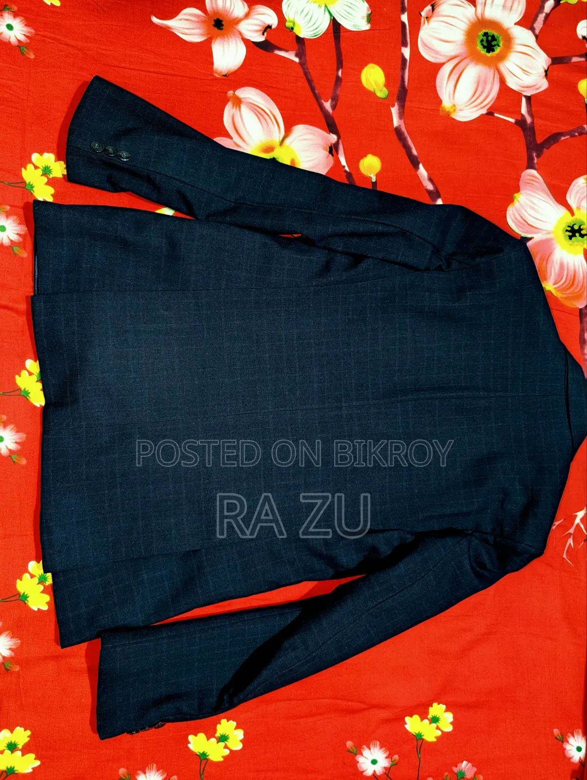 নেভি ব্লু স্যুট