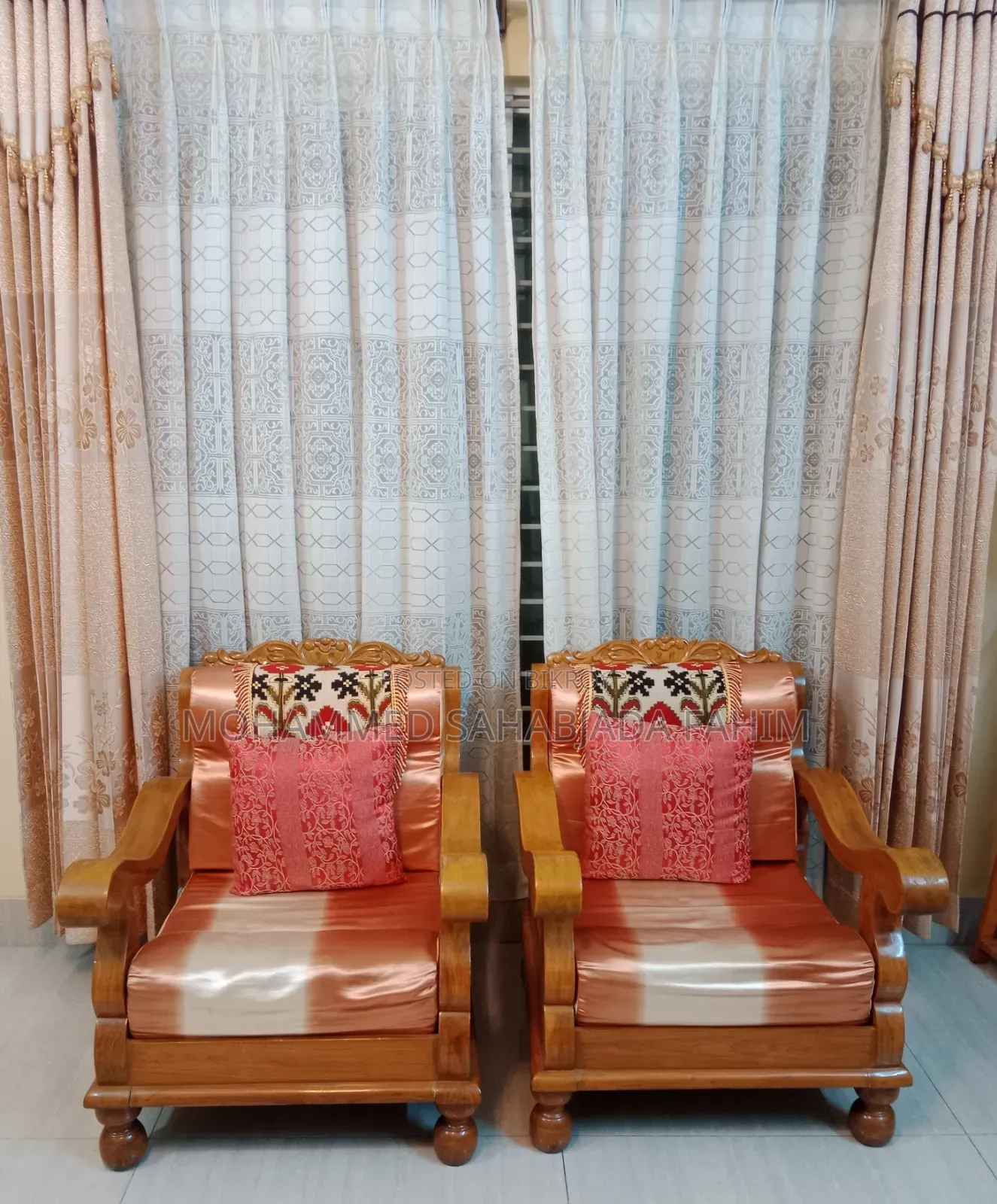অরিজিনাল সেগুন কাঠের তৈরী সোফা (৩+১+১)