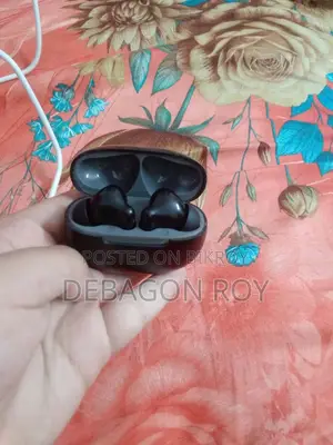 Hoco Brand Er একটি Bt হেডফোন। ১মাস হয়েছে কিনা। সাথে একটি ক্যাবল থাকবে