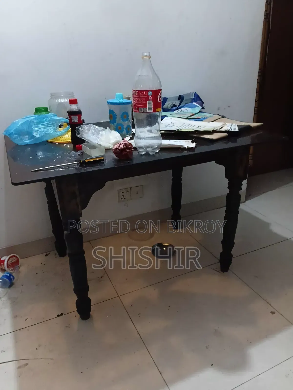এন্টিক ডাইনিং টেবিল