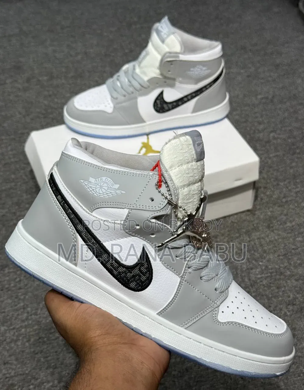 Dior X Air Jordan 1 Retro High (DR001) Sneakers