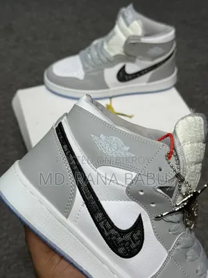 Dior X Air Jordan 1 Retro High (DR001) Sneakers