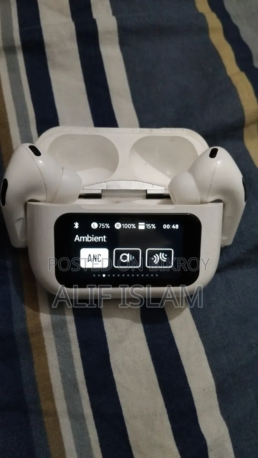 এটি একটি নতুন হেডফোন এবং এর কন্ডিশন অনেক ভালো